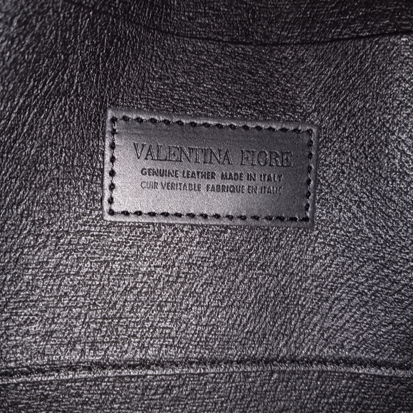 Valentina Fiore Italian leather crossbody saddlebag - Picture 15 of 16